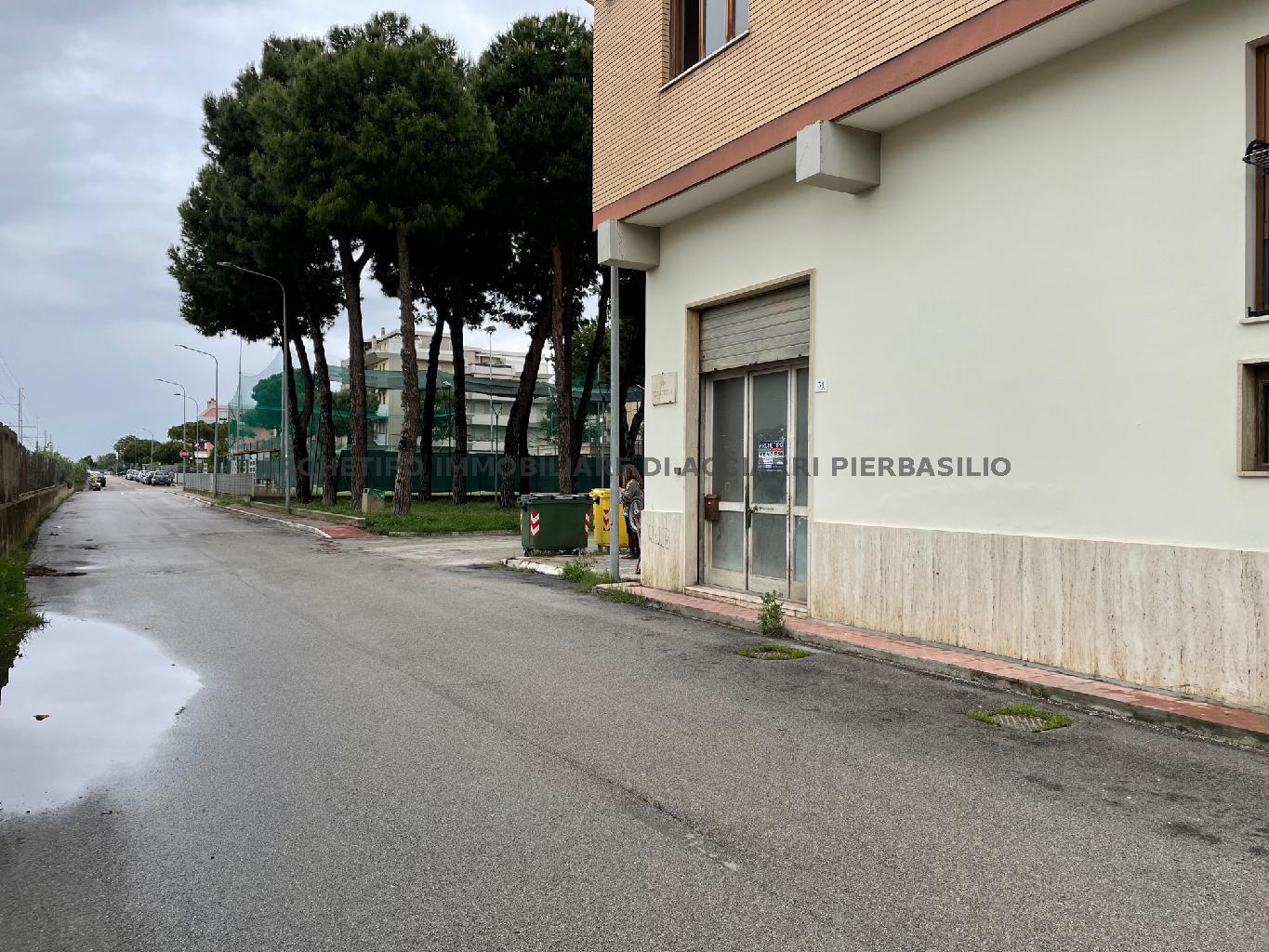 VIA SACCONI 34 - GROTTAMMARE CENTRO/RIF 272 GARAGE SALE GROTTAMMARE1