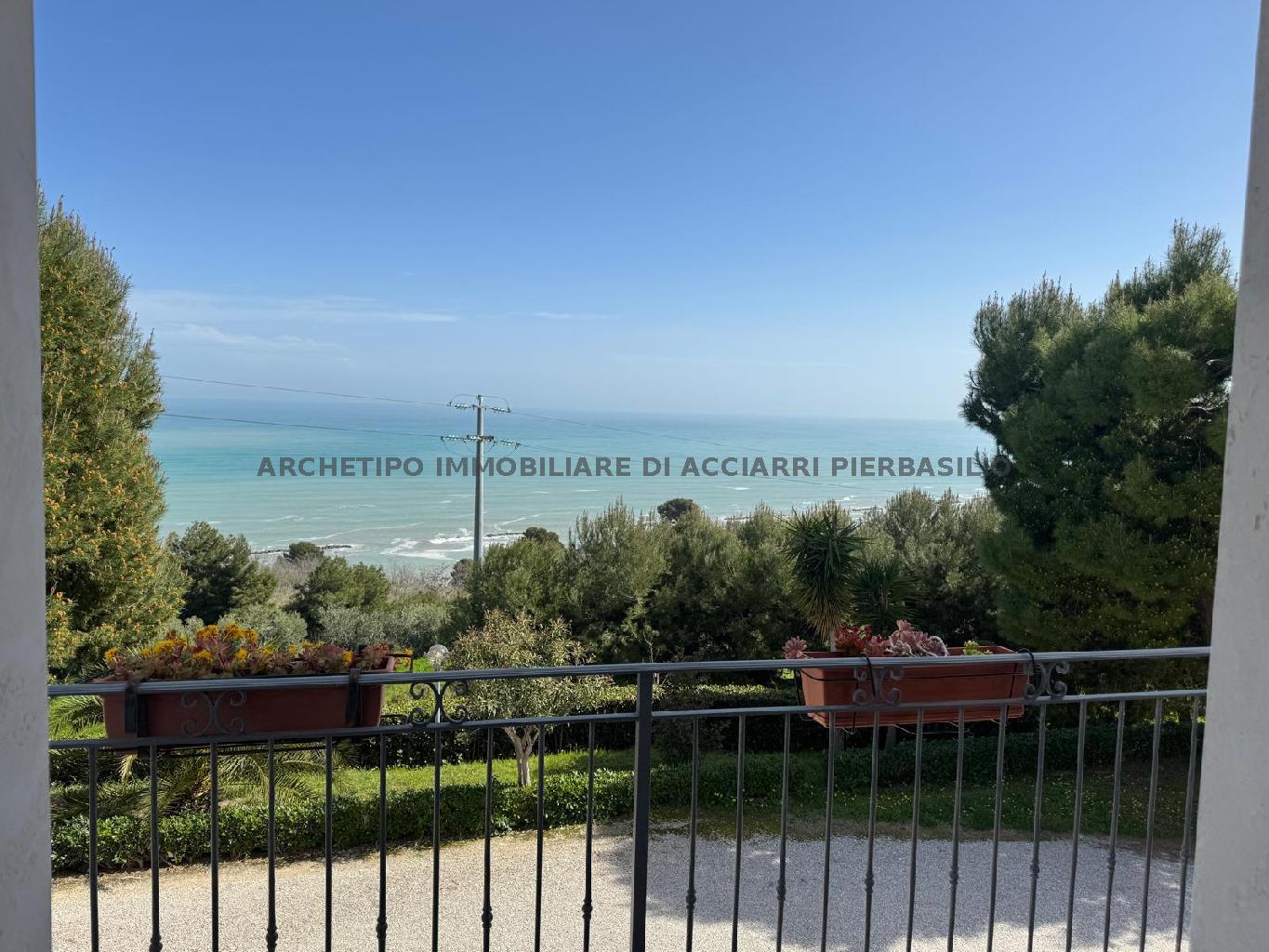 LA ROSA DEI VENTI - CASA AUTONOMA CON TERRENO SUL MARE  VENDITA MASSIGNANO