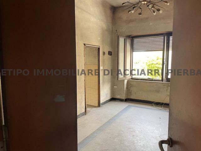CORSO VITTORIO - INTERA PALAZZINA CON  GIARDINO PRIVATO IN CENTRO - CUPRA  VENDITA CUPRA MARITTIMA