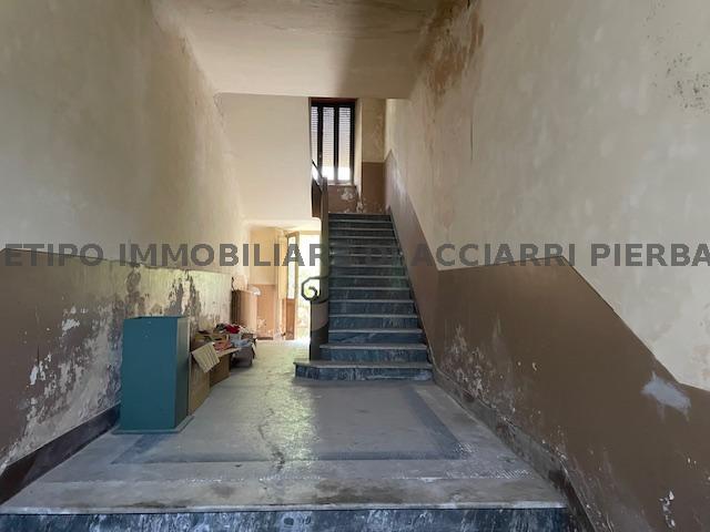 CORSO VITTORIO - INTERA PALAZZINA CON  GIARDINO PRIVATO IN CENTRO - CUPRA  VENDITA CUPRA MARITTIMA