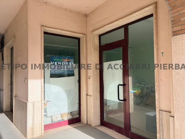 GRANDE LOCALE IN VIALE STAZIONE - CENTRO CUPRA/RIF 335  SALE CUPRA MARITTIMA